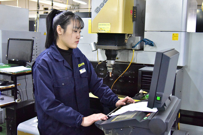 5ddf4dfee7fe44.50342966.jpg 劉洋洋_副本.jpg